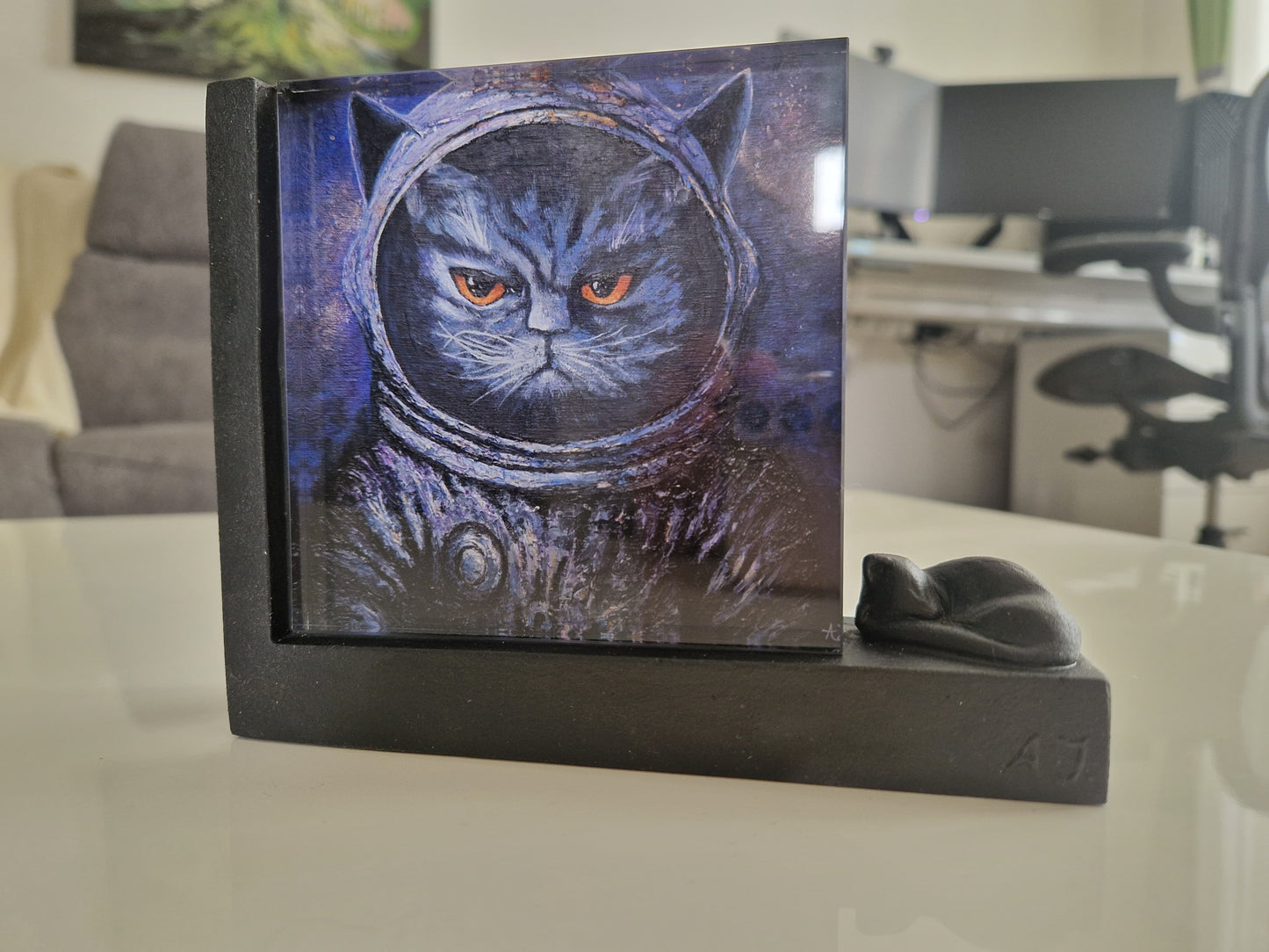 Průzkumník - Guardian Desk Art