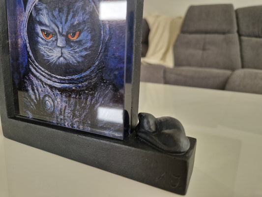 Průzkumník - Guardian Desk Art