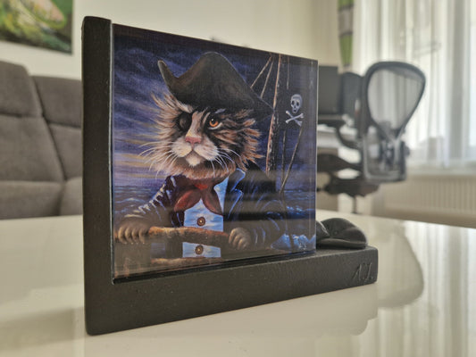 Průzkumník - Guardian Desk Art