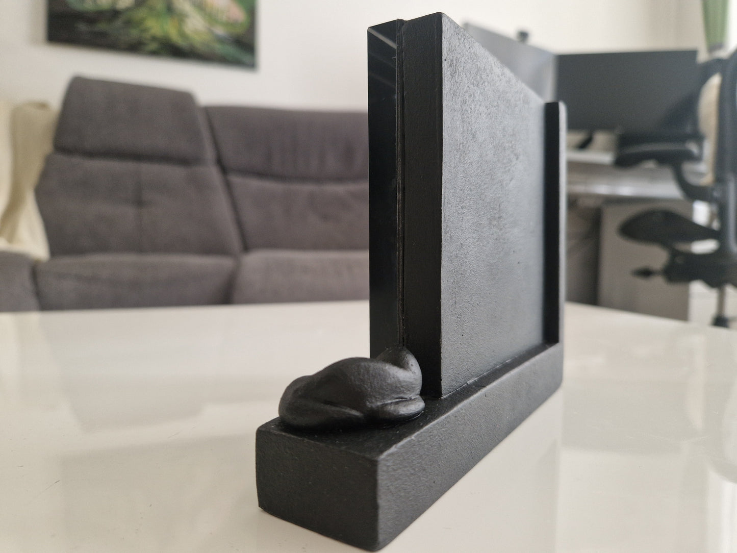 Průzkumník - Guardian Desk Art