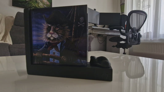 Průzkumník - Guardian Desk Art